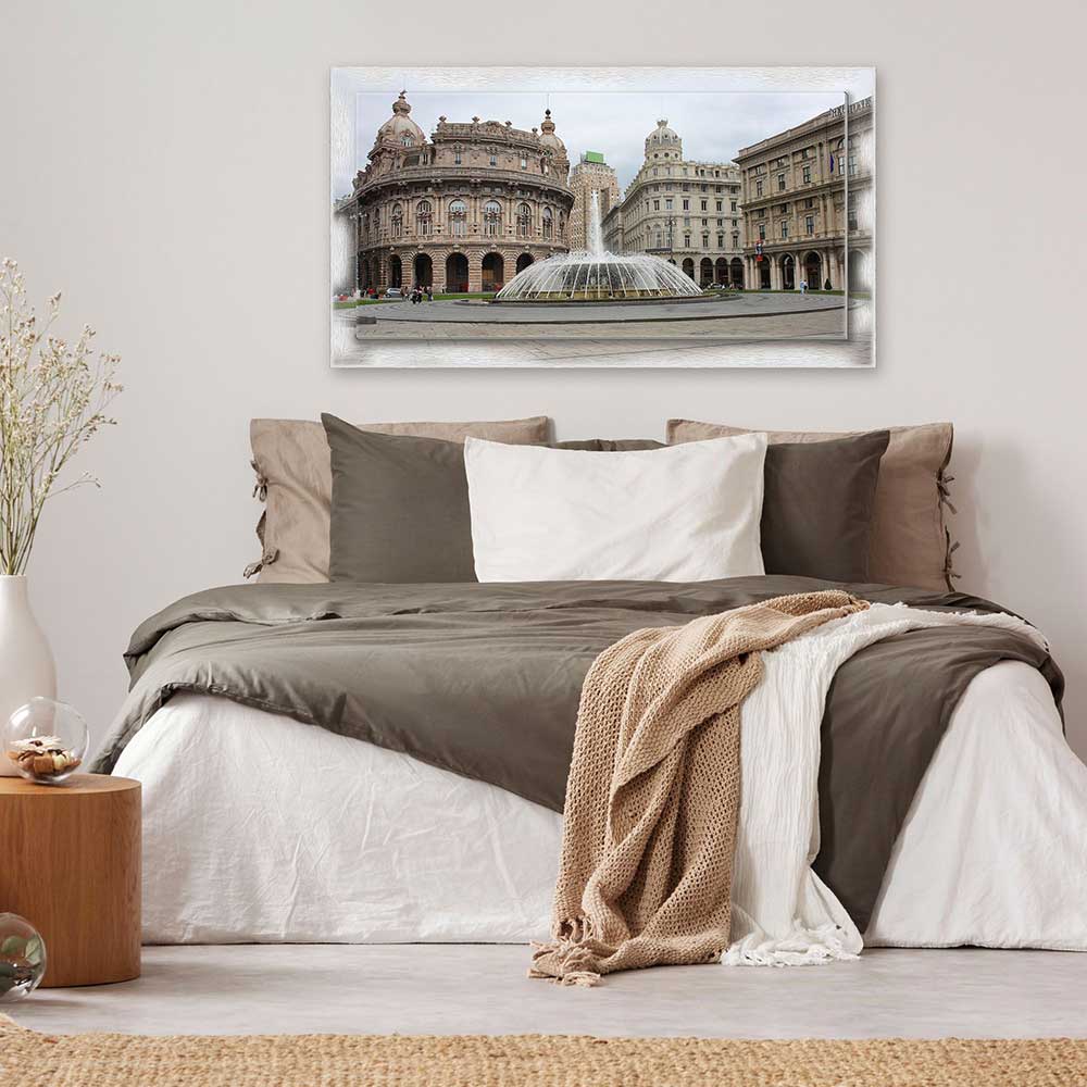 Quadro Genova Piazza Ferrari su tela con cornice decorata