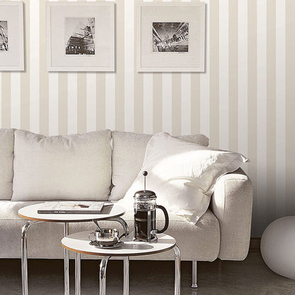 Carta da parati a righe beige e bianco in TNT
